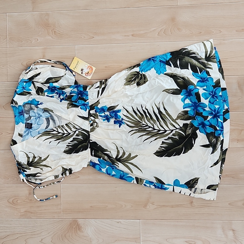 Favant Hawaii L cream w/ blue flowers